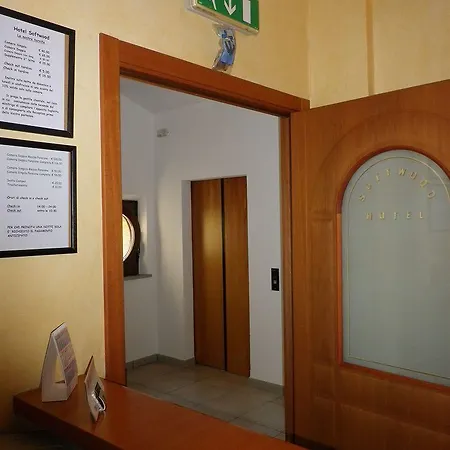 Hotel Softwood 2*
